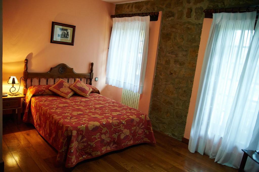Hotel Los Angeles Santillana del Mar Rom bilde